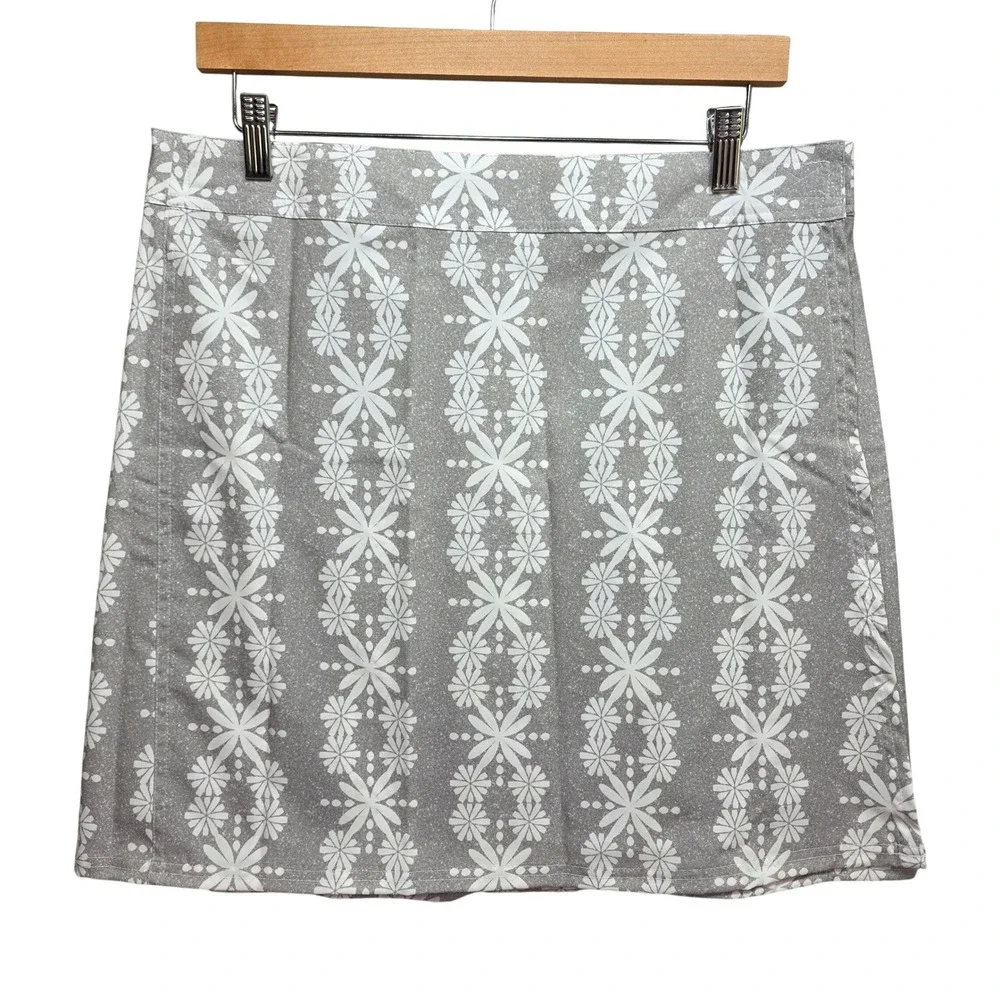 RipSkirt Hawaii Paia Maui Grey White Floral Wrap Skirt Length 2 Adjustable Large